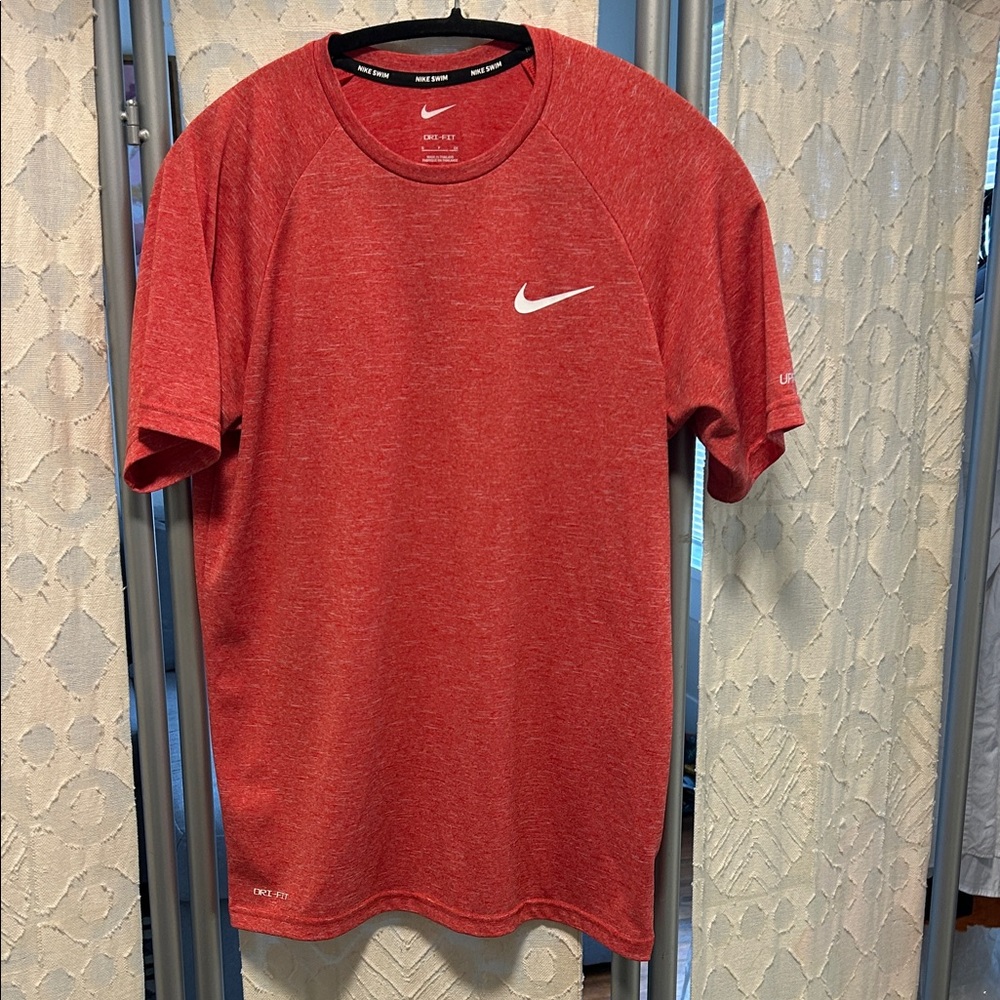 Nike Men's Heathered Red Short Sleeve Tee